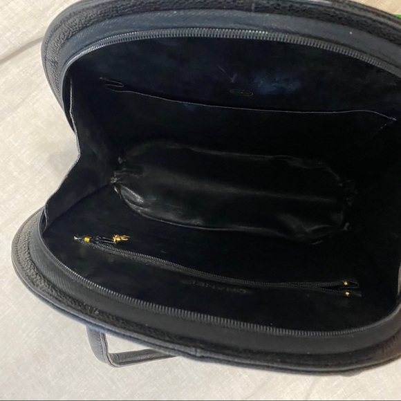 Vintage Chanel Egg Shaped bag - Picture 8 of 12